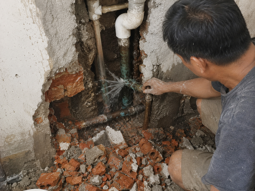 Plumbing Rusak Tersembunyi