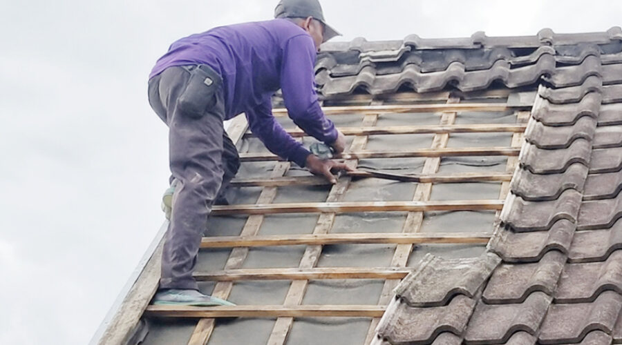 Memperbaiki Atap Rumah Bocor, Sesuai Penyebabnya