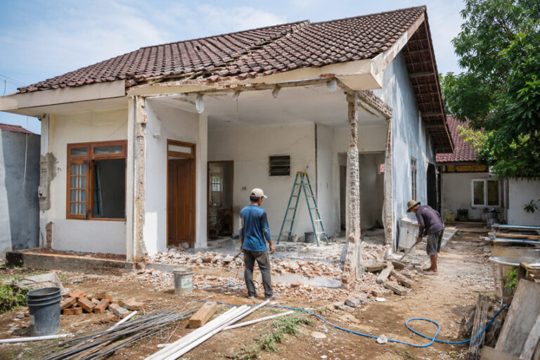 tanda rumah perlu renovasi besar